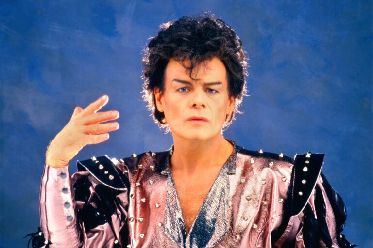 Hunting Gary Glitter